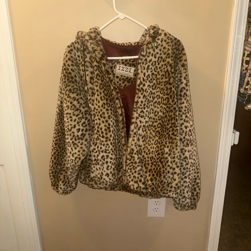 IZZI Women’s ' Leopard Faux Fur Hooded Puffer Jacket - Brown